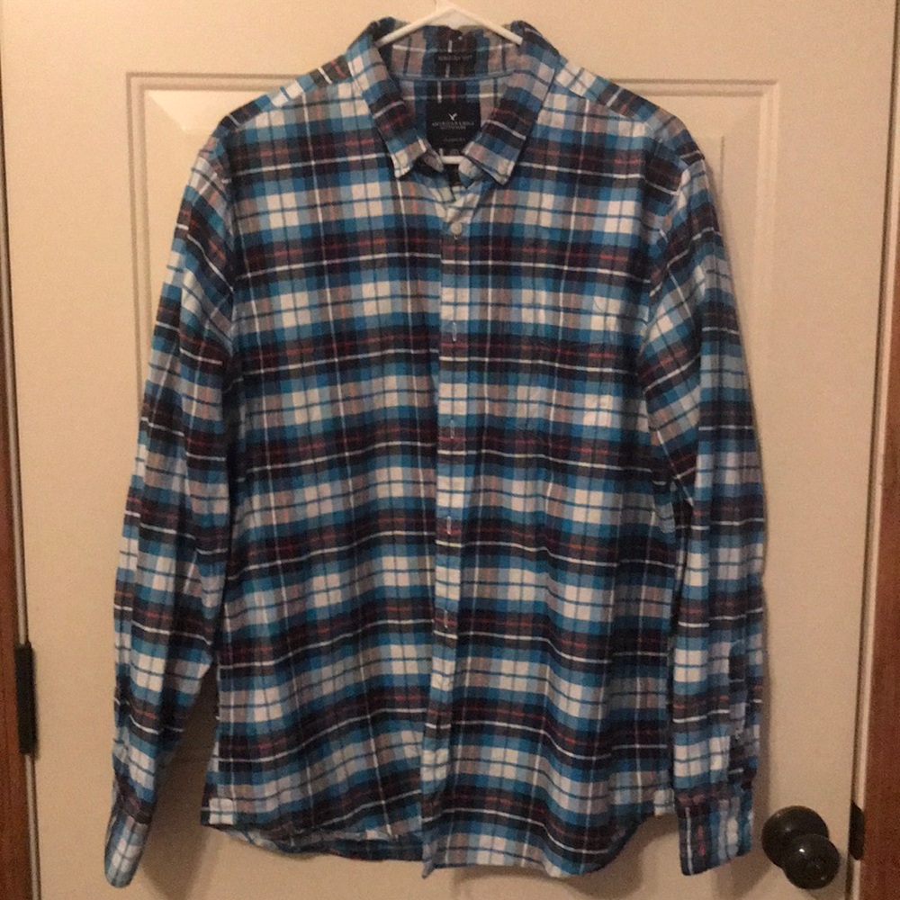 American Eagle Classic Fit Button Up Shirt